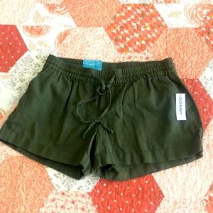 Old Navy. Shorts. Medium size
